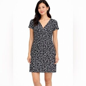3/$30 - Willow & Thread Chic Black and White Patterned Dress with pockets